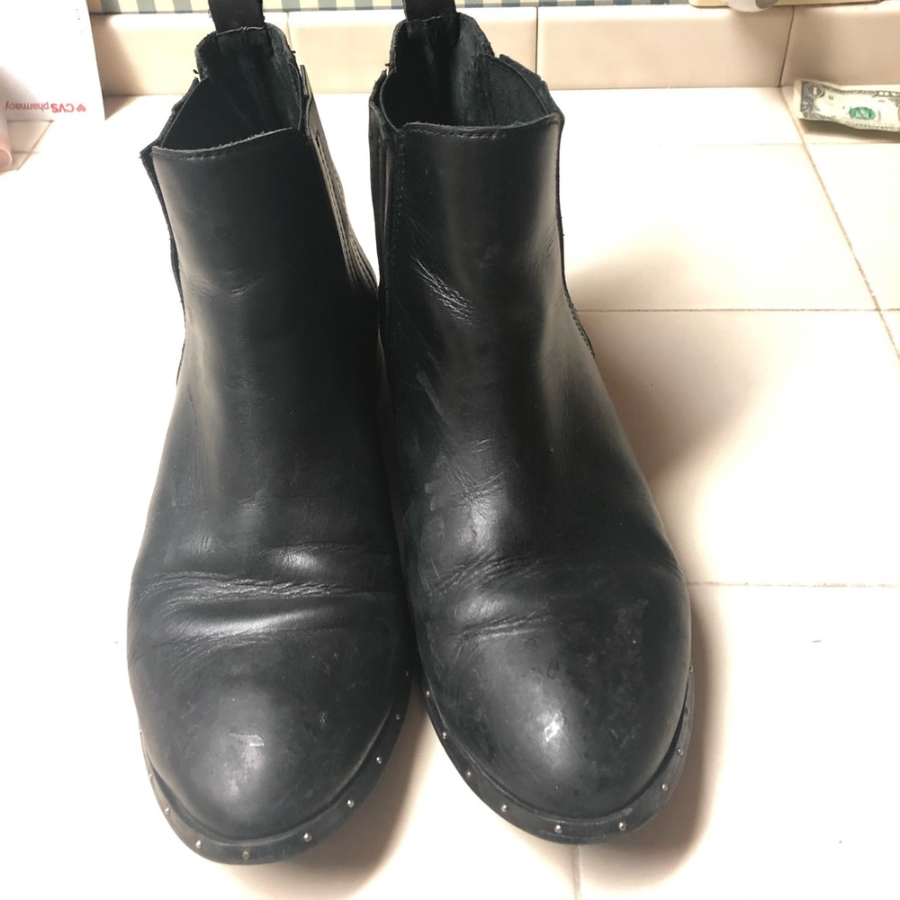 Stylish slip on boots